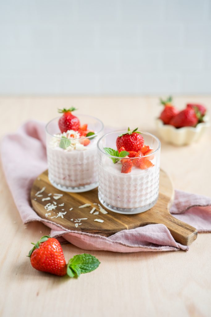 Erdbeer-Quarkcreme mit weißer Schokolade